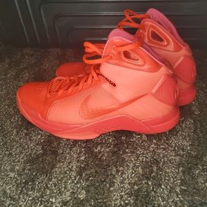 Nike hyperdunks 08 triple solar red